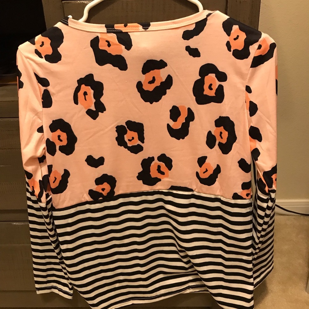 Leopard top - Picture 2 of 2